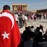 Jefe de policía en una cuidad de Brasil,  reparte Biblias a detenidos en flagrancia y les comparte: “Solo Dios puede transformar sus vidas”