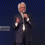 Papa León desata polémica: lo acusan de “manipular” la Biblia en su enfrentamiento con Trump por Irán